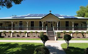 Gunabul Homestead & Golf Course